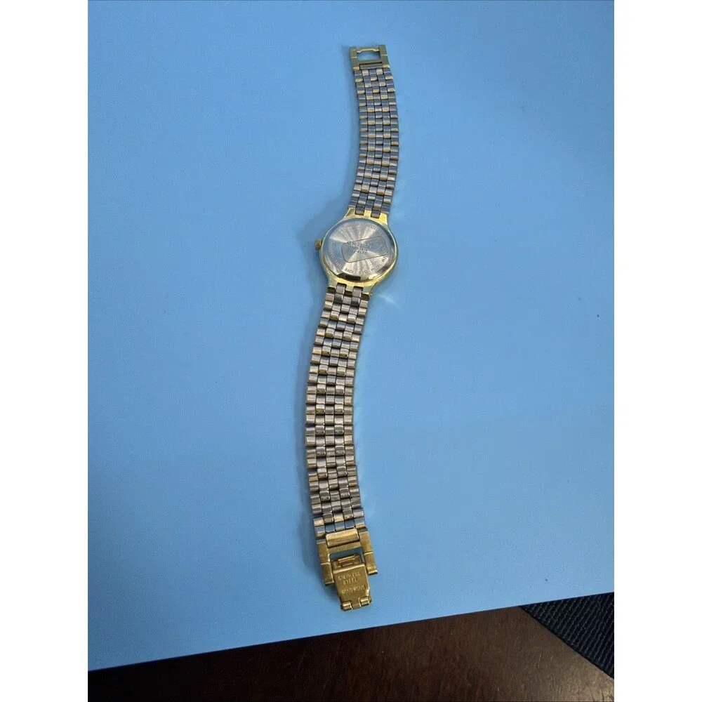Vintage Gruen Quartz Ladies Gold Tone Black Dial Dainty Elegant Watch Runs Great